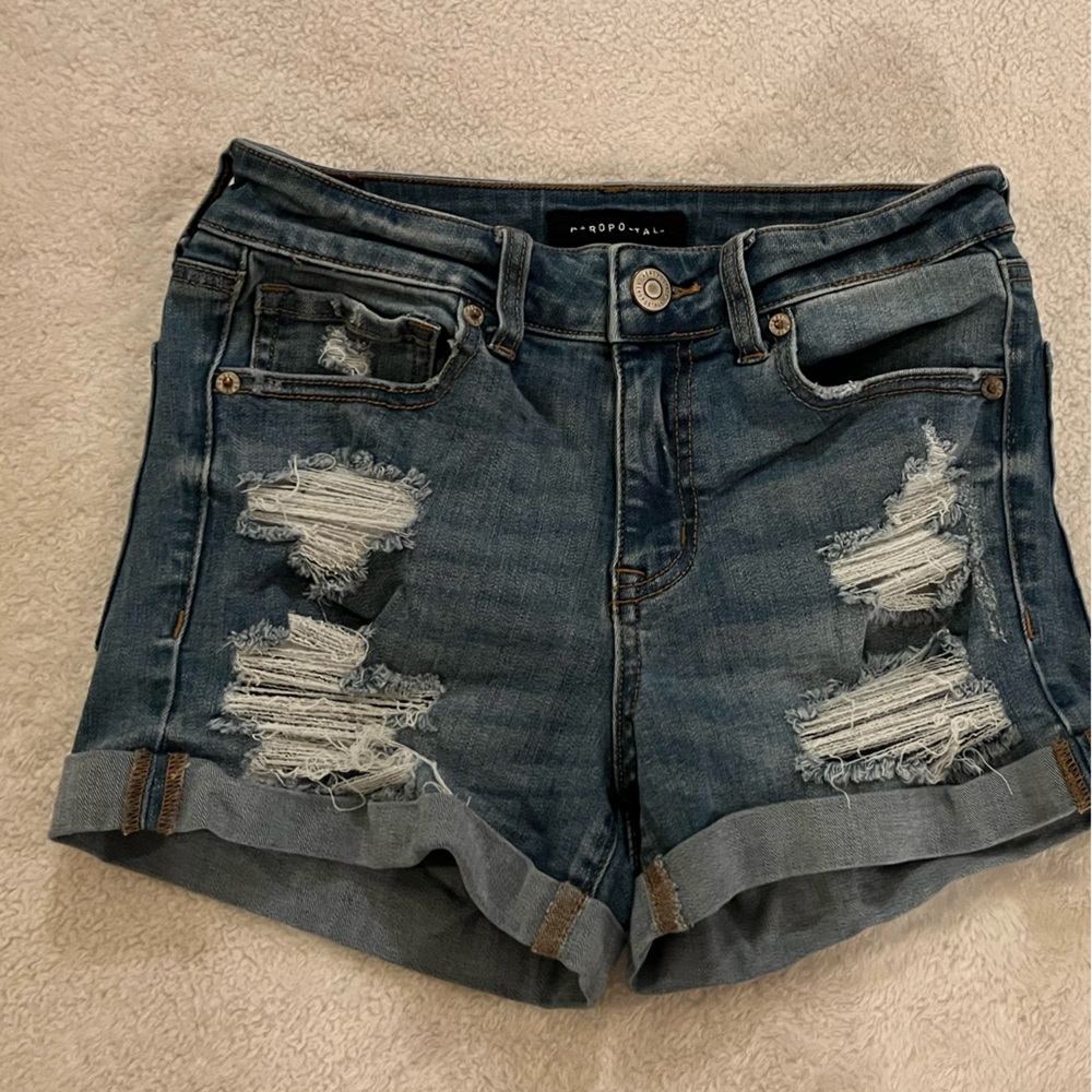 Aerostopale high rise distressed denim shorts size 0